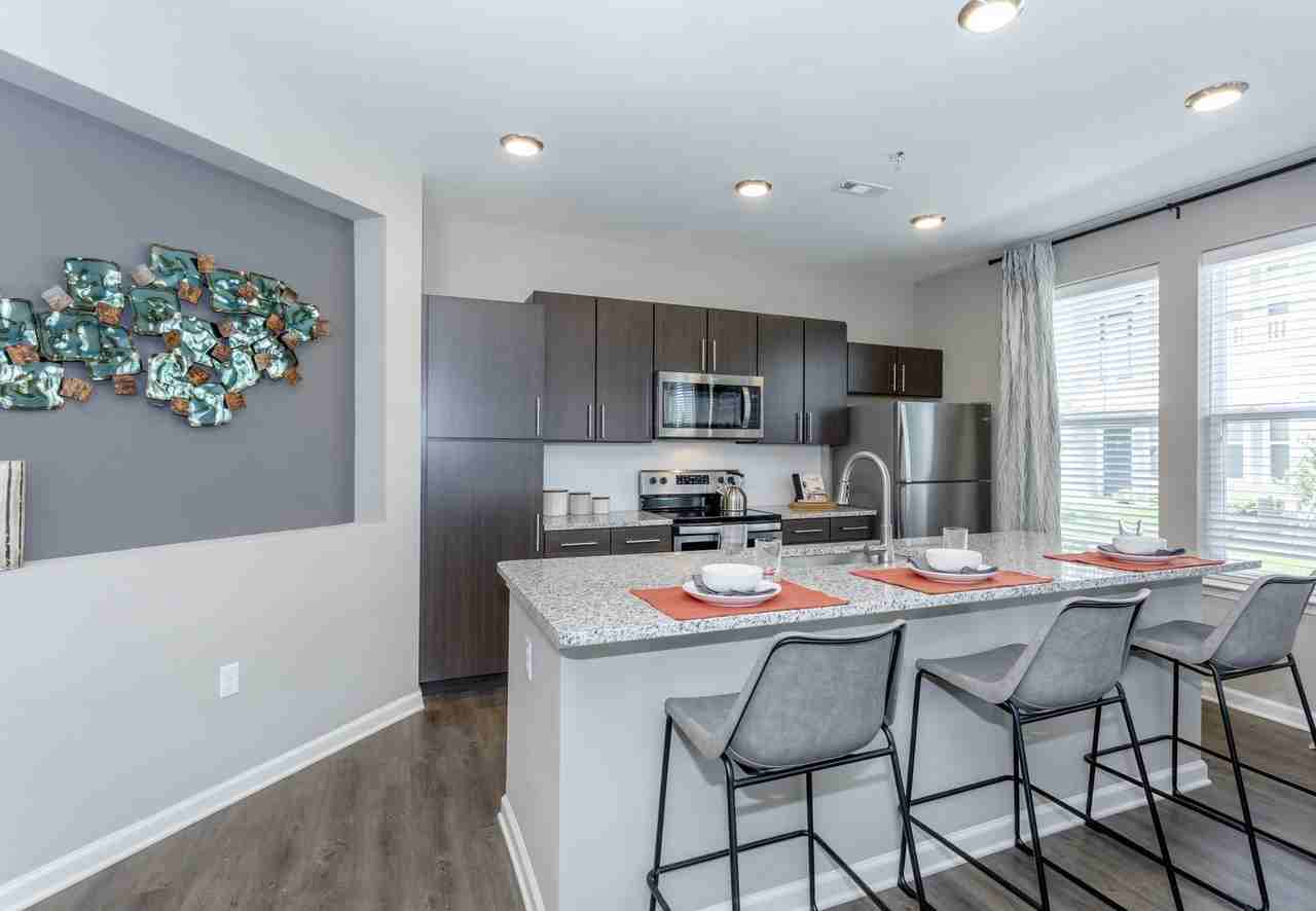 Watermark At Tiffany Springs - Photo 3 of 40