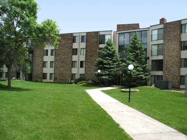 Parkway Estates of Burnsville - Photo 2 of 15