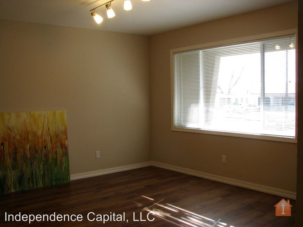 3500 Edgecliff Dr - Photo 3 of 22