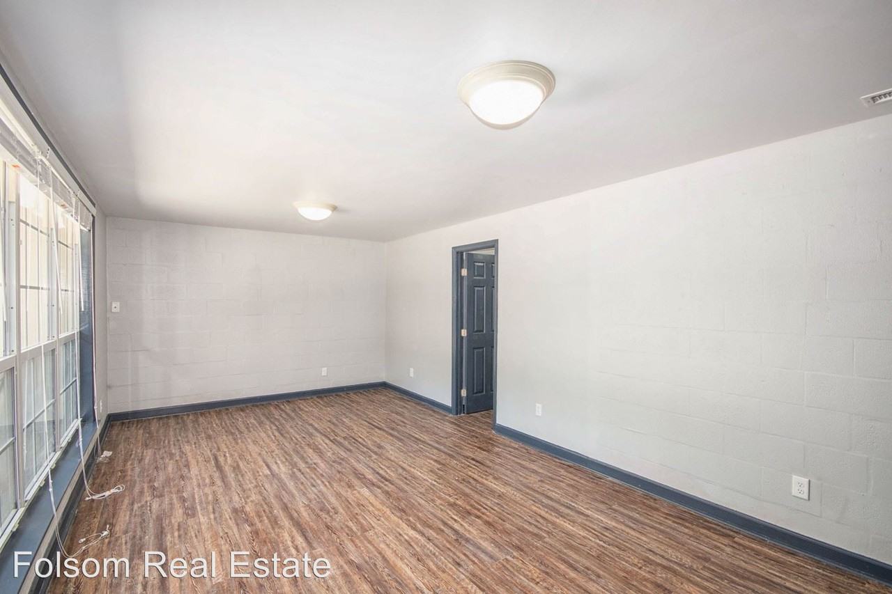 2002 Greenwood Drive - Photo 3 of 15