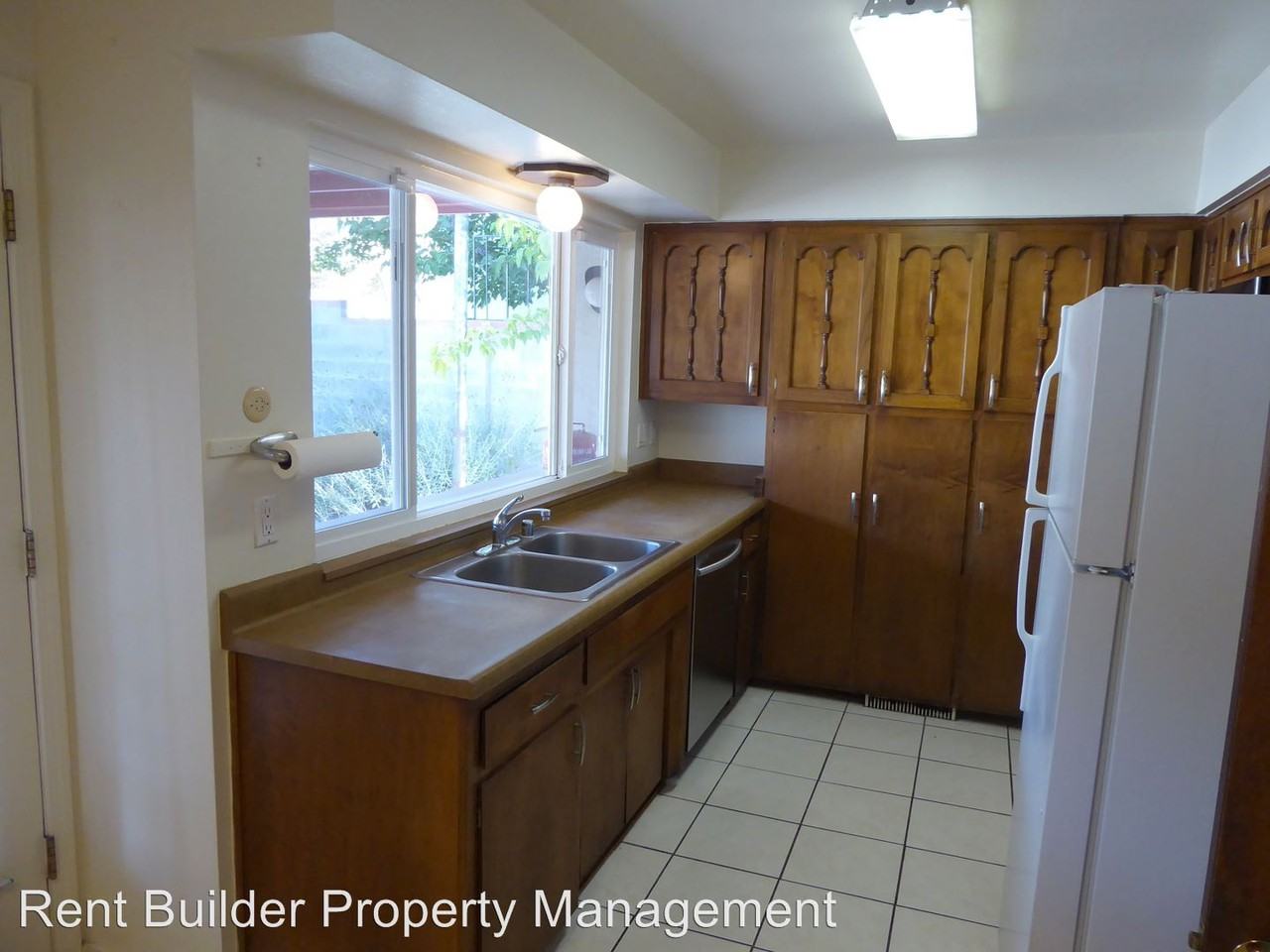 10325 Karen Ave NE - Photo 3 of 22