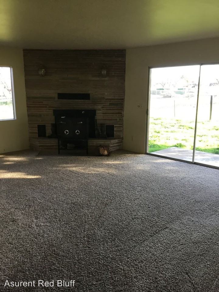 215 Channel Way - Photo 2 of 8