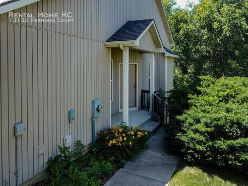 13132 Nebraska Ct - Photo 2 of 30