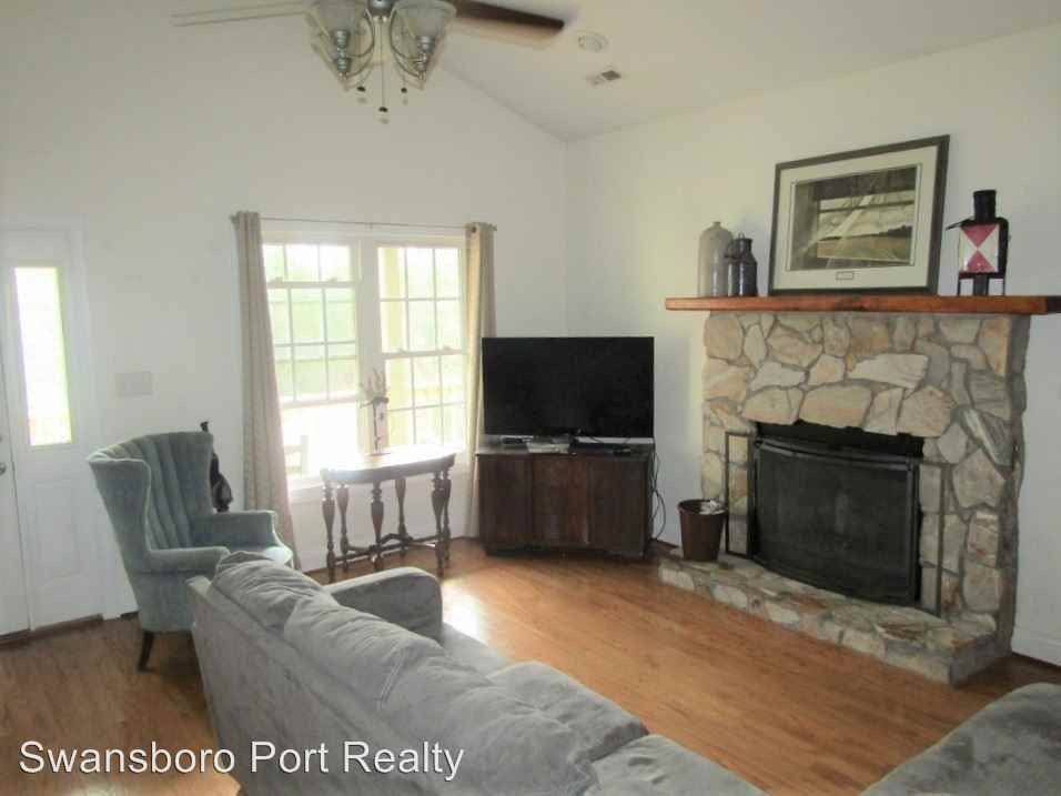 269 White Oak Bluff Rd - Photo 3 of 17