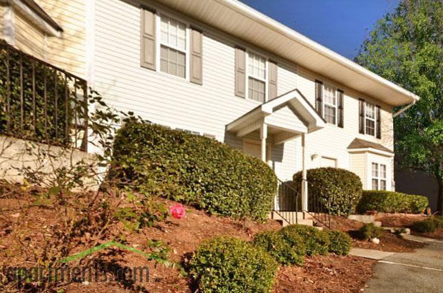 Oakgrove and Oaknoll Townhomes - Photo 2 of 11