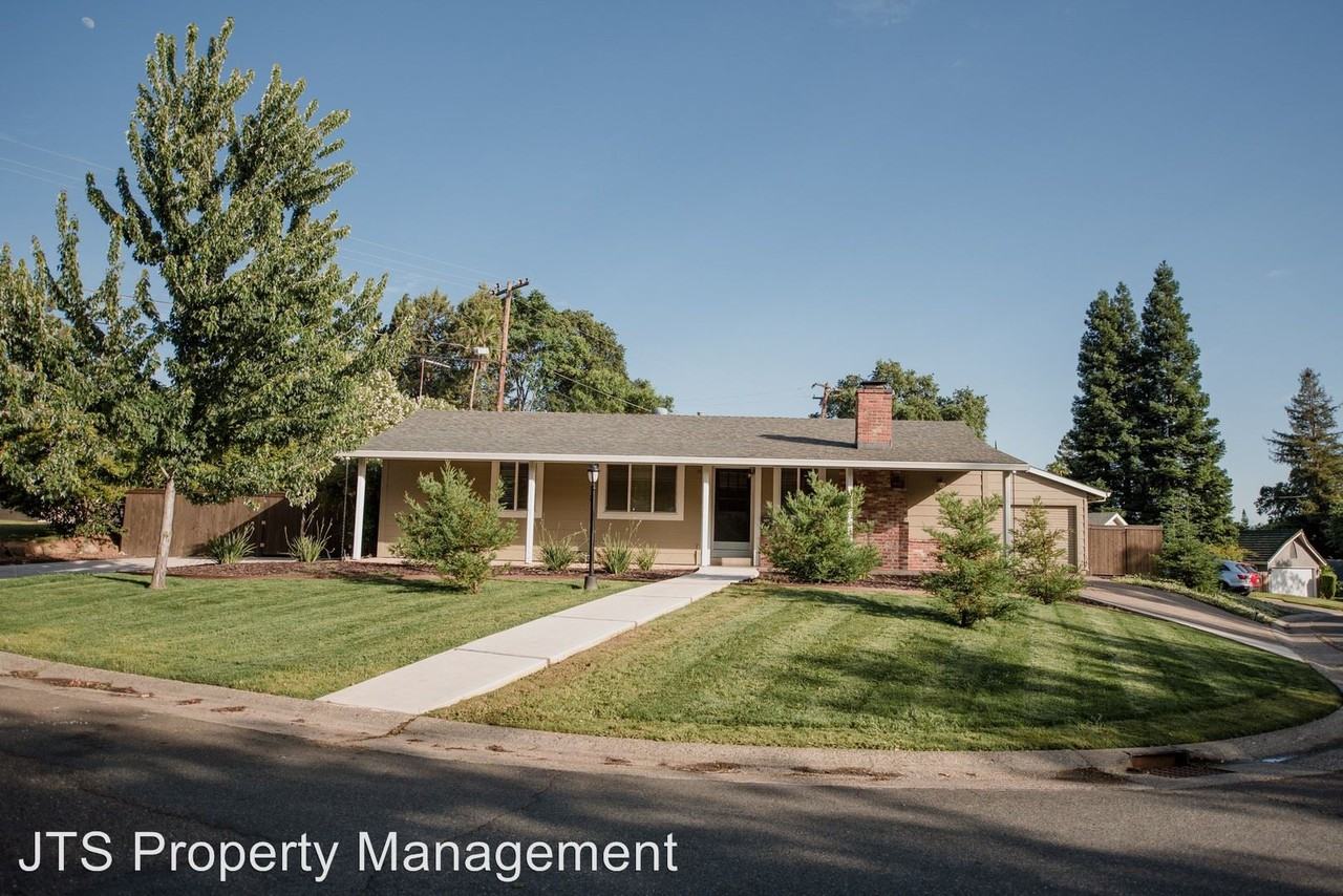 8120 Waikiki Dr - Photo 2 of 47