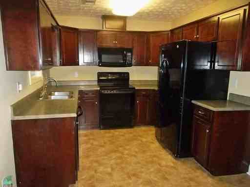 317 Lee Rd - Photo 2 of 14