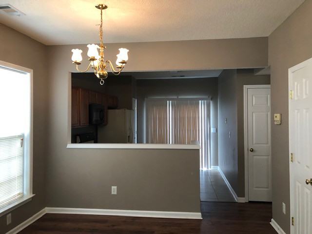 1686 Woodsford Rd - Photo 3 of 20