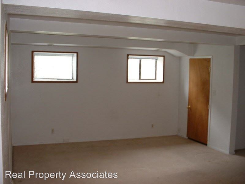 8212 15th Ave NE (oChoSan) - Photo 2 of 5