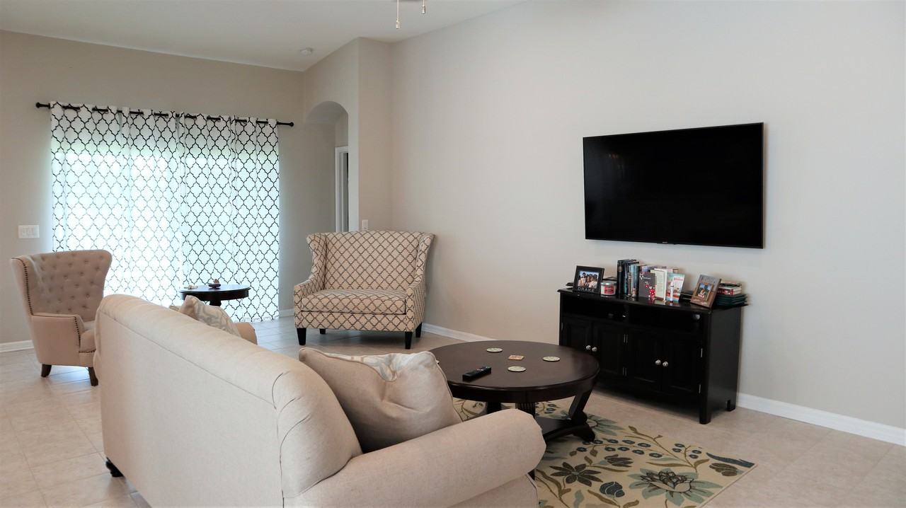 34023 Pickford Ct - Photo 3 of 24