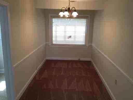 515 E Read St - Photo 3 of 9