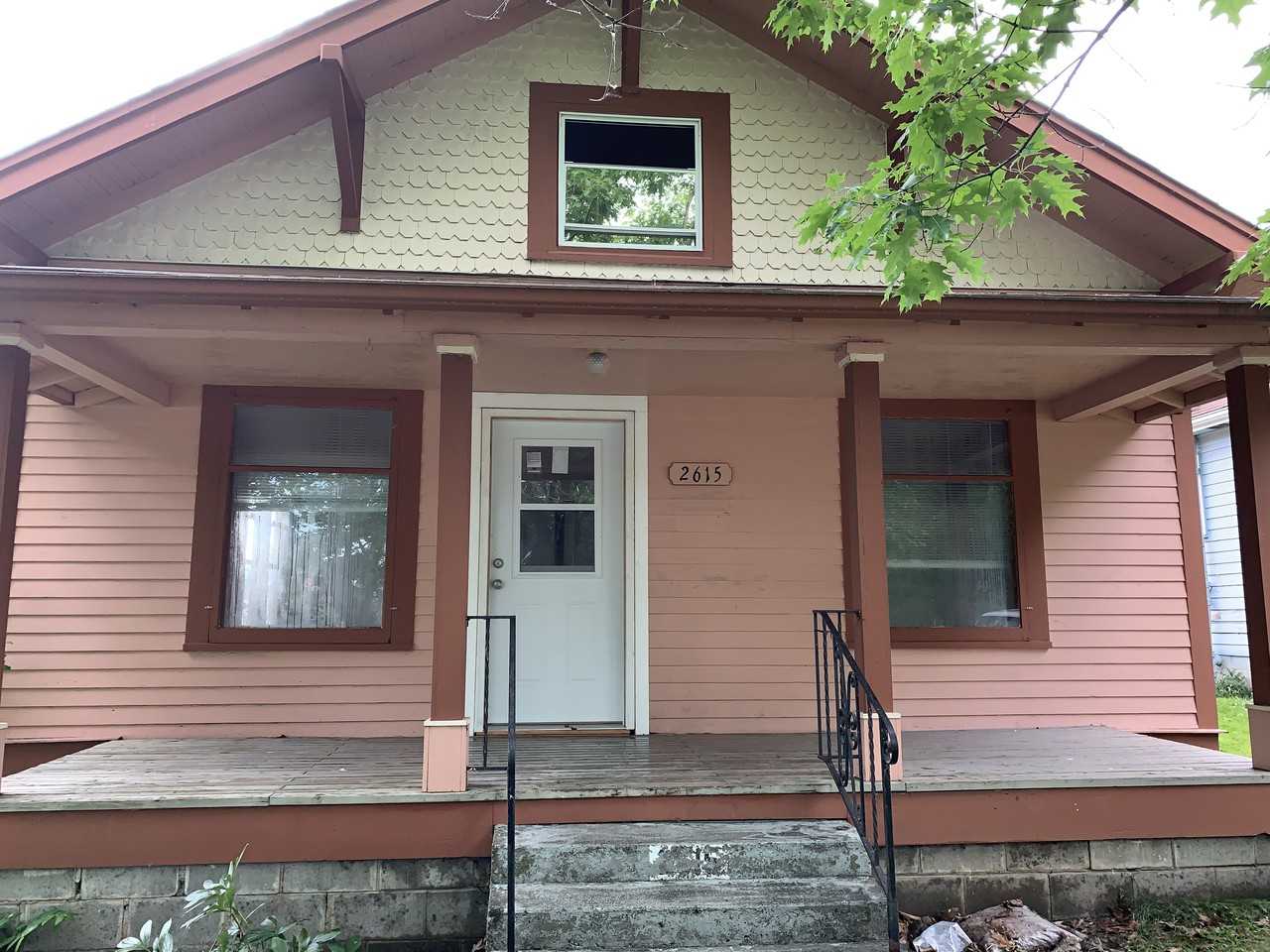 2615 James St - Photo 2 of 17