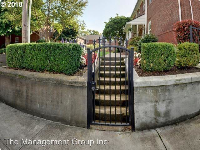 1213 C St #A - Photo 3 of 14