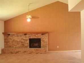 1105 Geneva Ct - Photo 3 of 7
