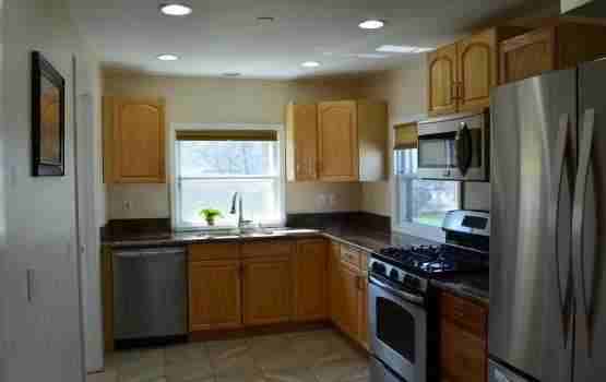 1930 Larchwood Dr - Photo 2 of 9