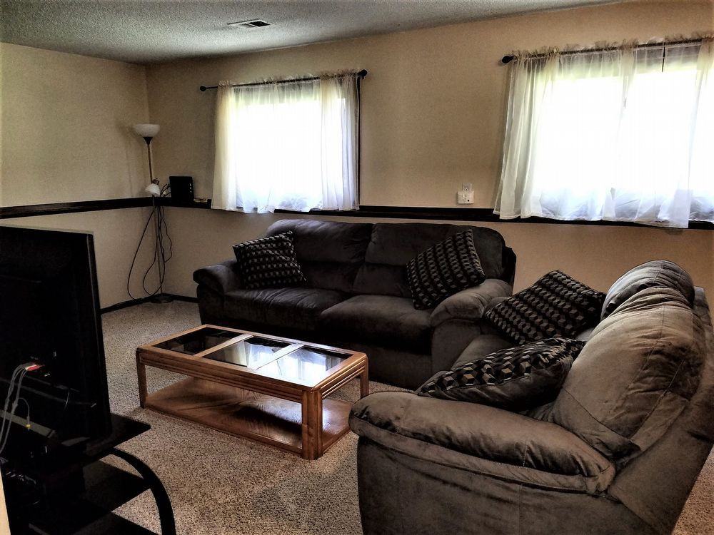 2931 Eindborough Dr - Photo 2 of 14