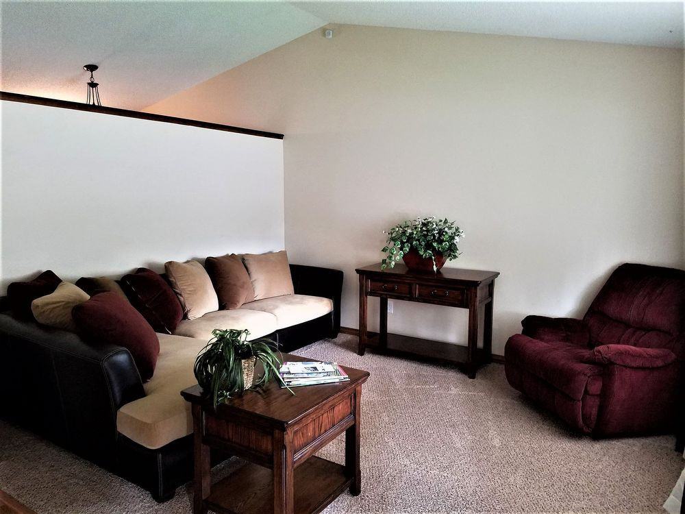 2931 Eindborough Dr - Photo 3 of 14