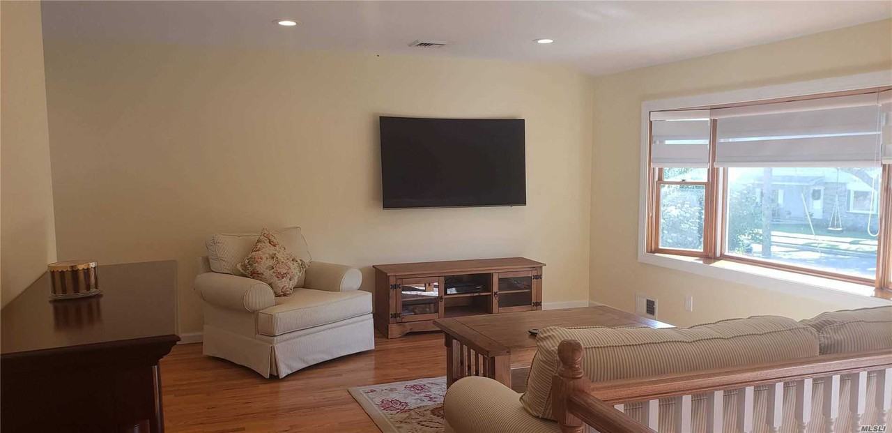 32 Gerald Ln - Photo 3 of 20