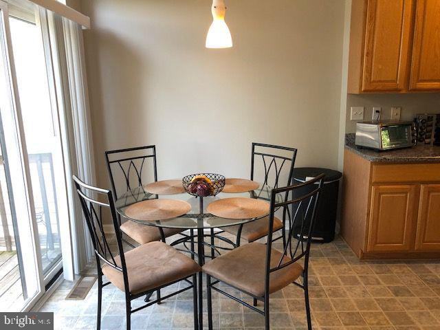 118 Maloney Terrace - Photo 3 of 18