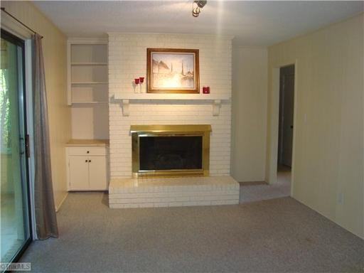 3945 Rookwood Ln - Photo 3 of 5