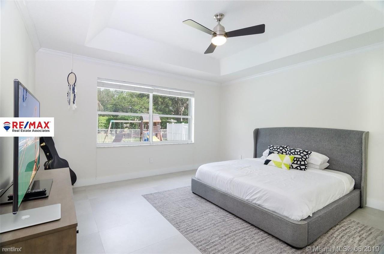 1849 NW 141st Ave - Photo 2 of 37