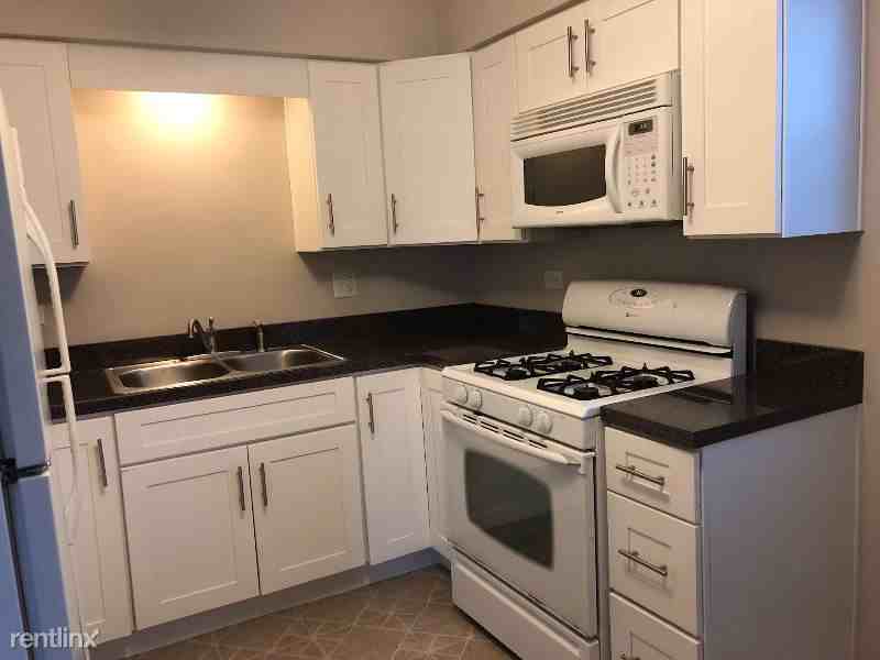 1103 E 31st St #B - Photo 3 of 11