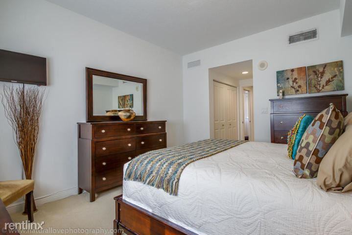 450 N Federal Hwy - Photo 2 of 15