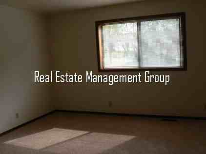 2749 Meriwether St - Photo 3 of 7