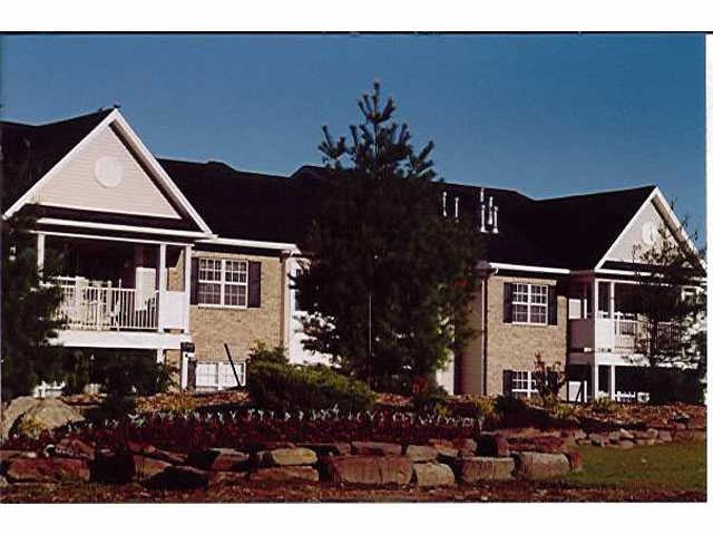 Cobblestone Court Apartments - Photo 3 of 4