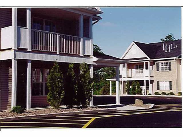 Cobblestone Court Apartments - Photo 2 of 4