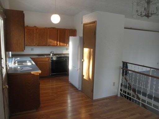 1344 Collins St - Photo 3 of 6