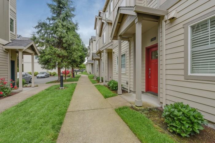 10339 SW Ridgepath Ln - Photo 2 of 34