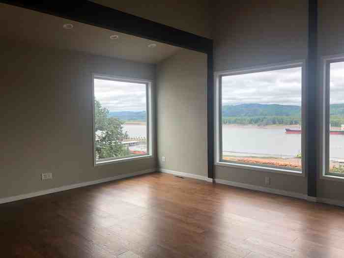 699 N 2nd St - Photo 3 of 17