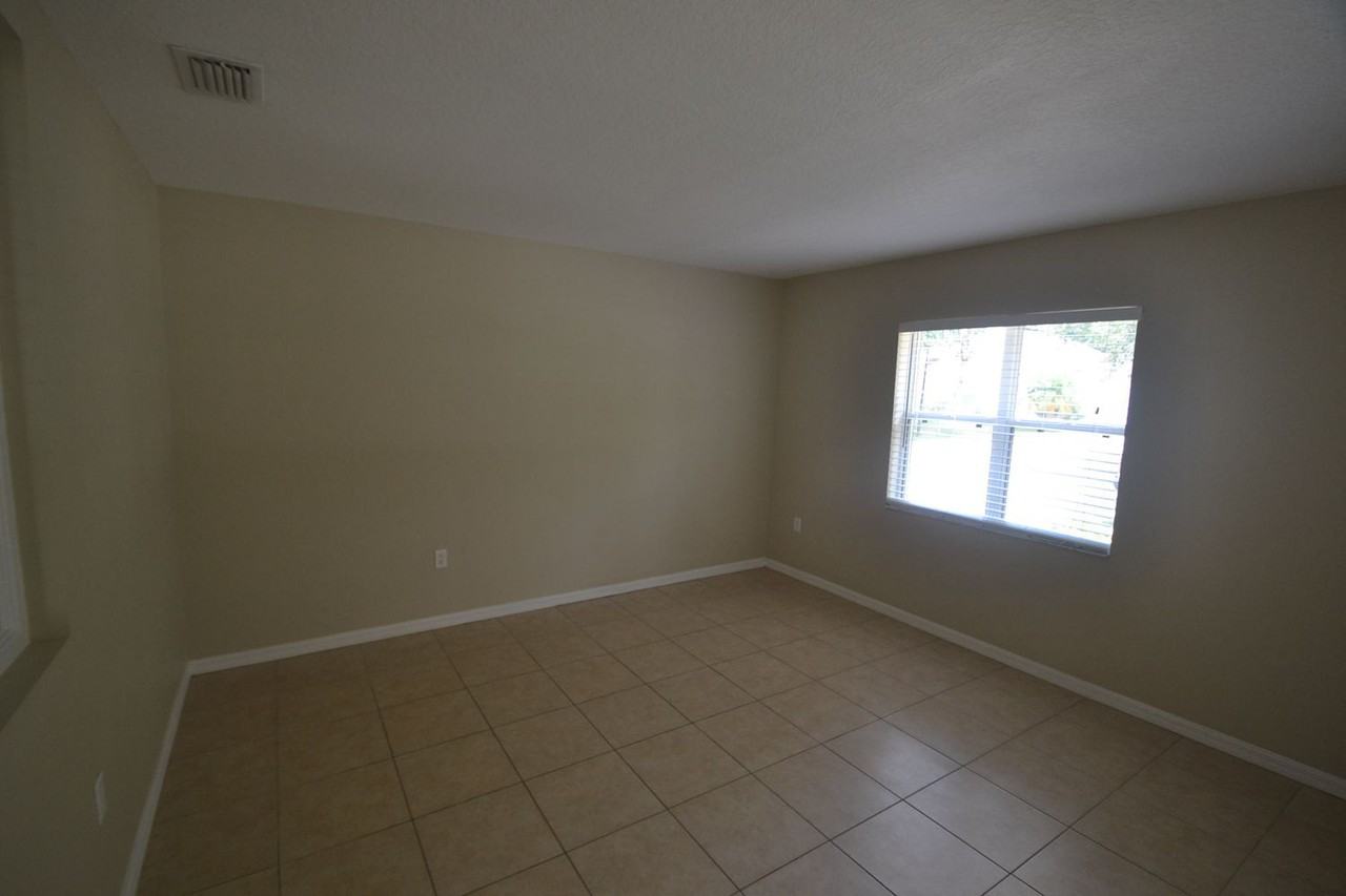 6722 Waterton Dr - Photo 3 of 12