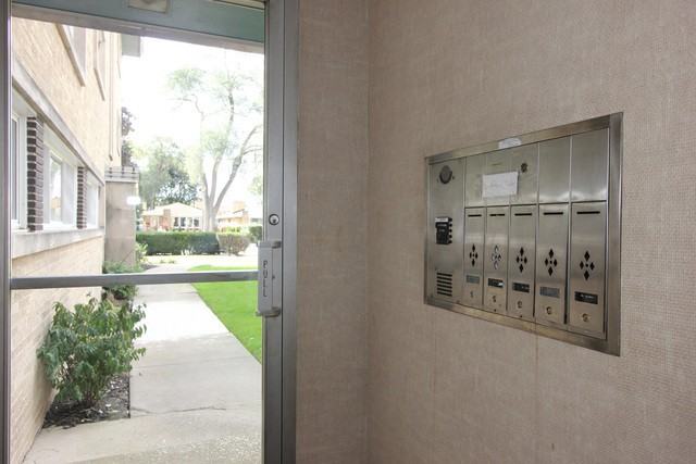 1519 Bonnie Brae #2W - Photo 3 of 30