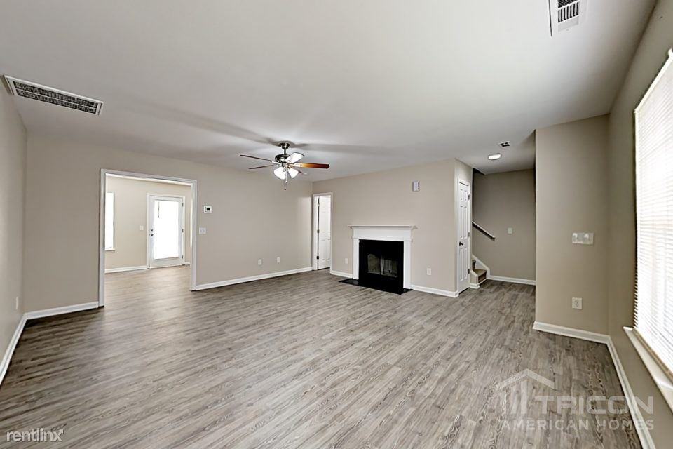 1489 Mitchell Glen St - Photo 3 of 13