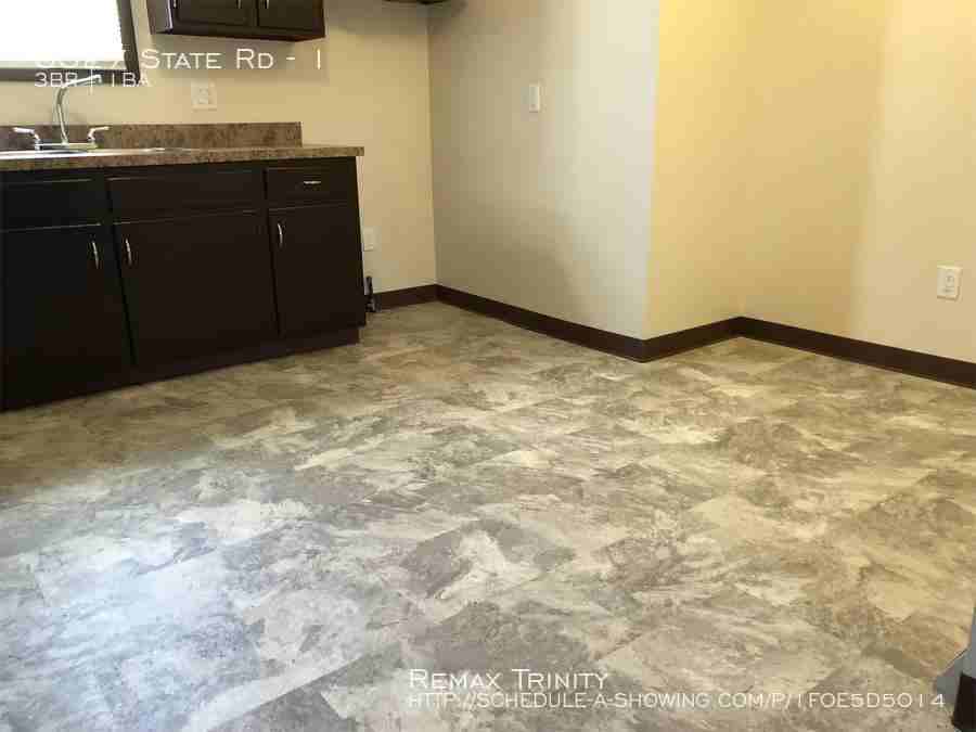 6627 State Rd - Photo 3 of 20