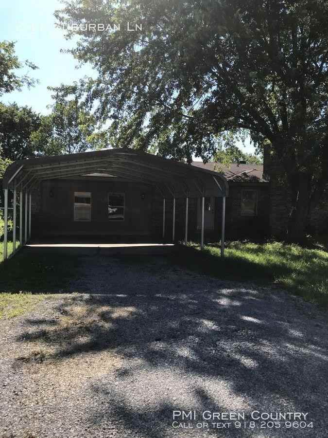 241 Suburban Ln - Photo 2 of 15