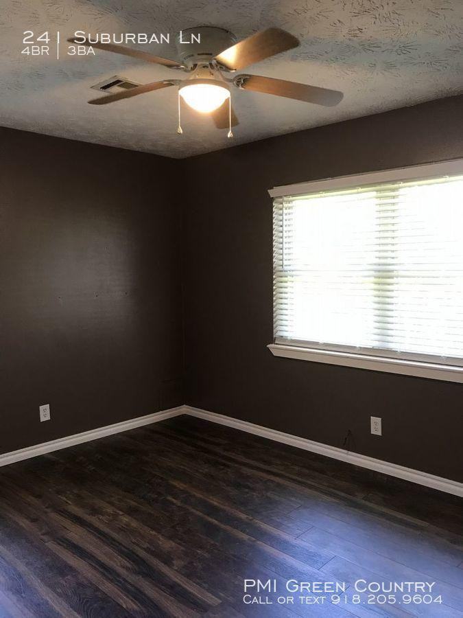 241 Suburban Ln - Photo 3 of 15