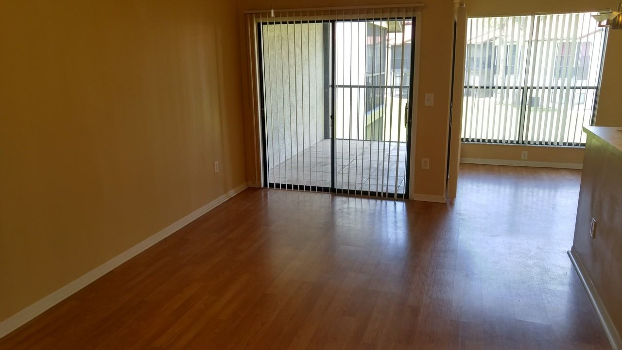 1416 Skybolt Ct - Photo 2 of 11