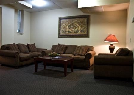 Highlands Tudor Manor Senior Apartments - Photo 3 of 4