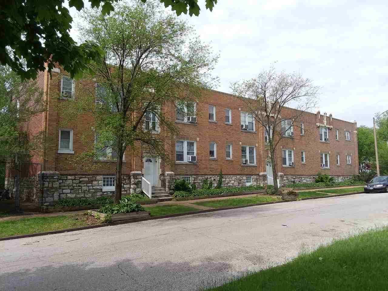 5758 Terry Ave - Photo 2 of 11