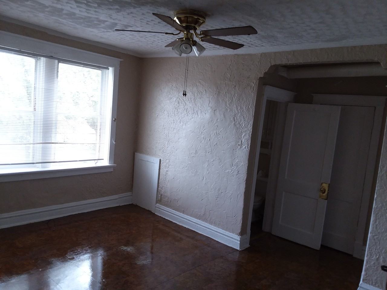 5758 Terry Ave - Photo 3 of 11