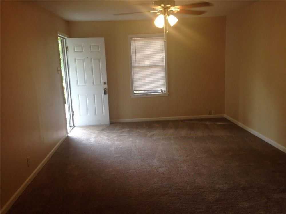 301 E University St - Photo 2 of 5