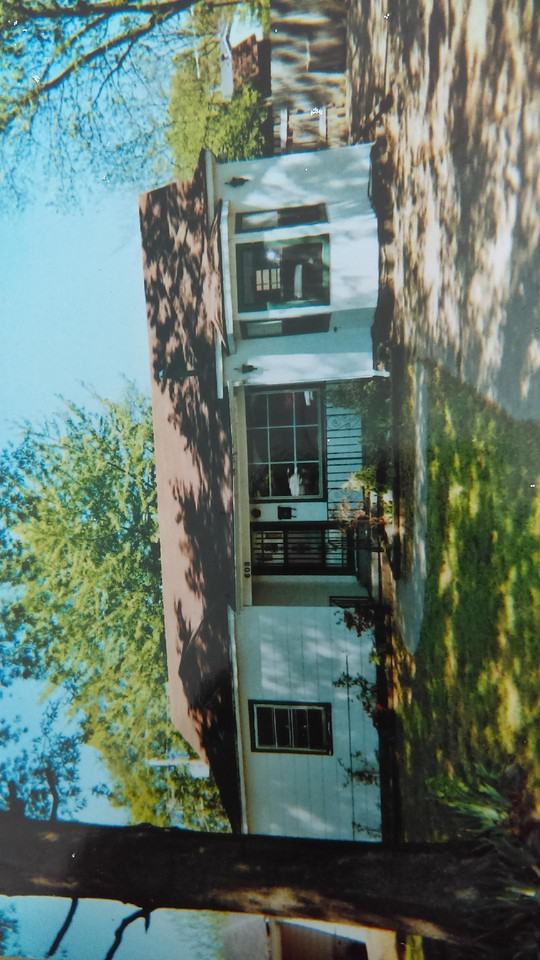 608 W Washington Ave - Photo 2 of 2