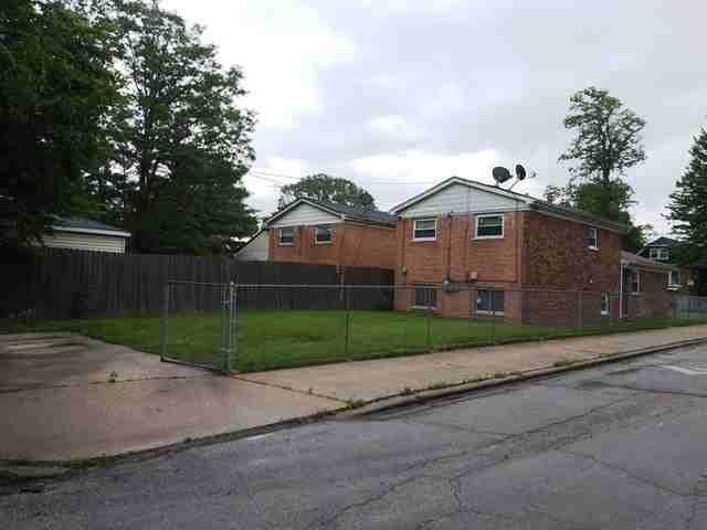 1358 W 109th St - Photo 2 of 2