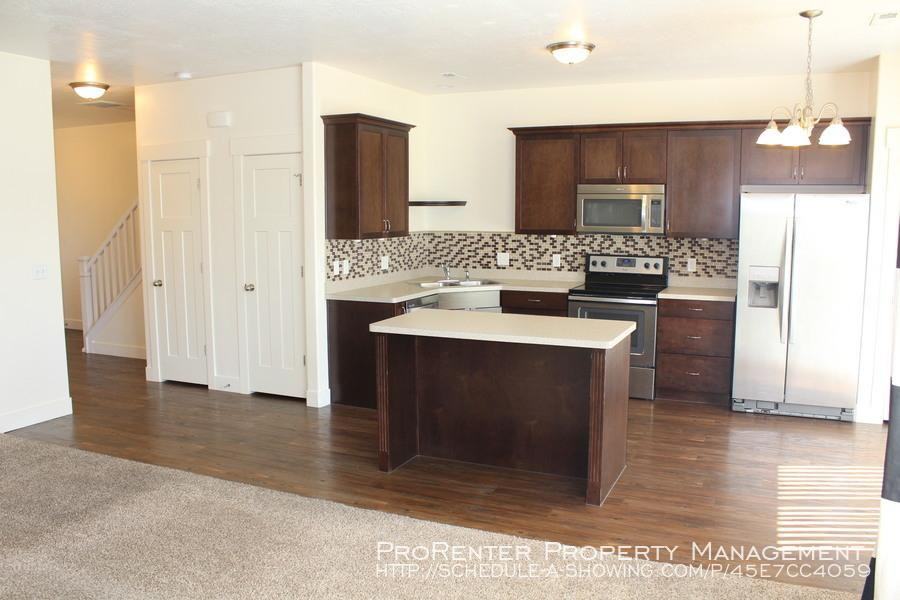 673 N 310 W - Photo 3 of 23