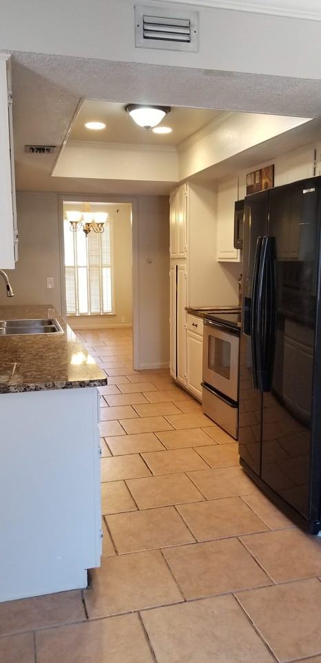 8 Lake Shore Dr - Photo 3 of 25