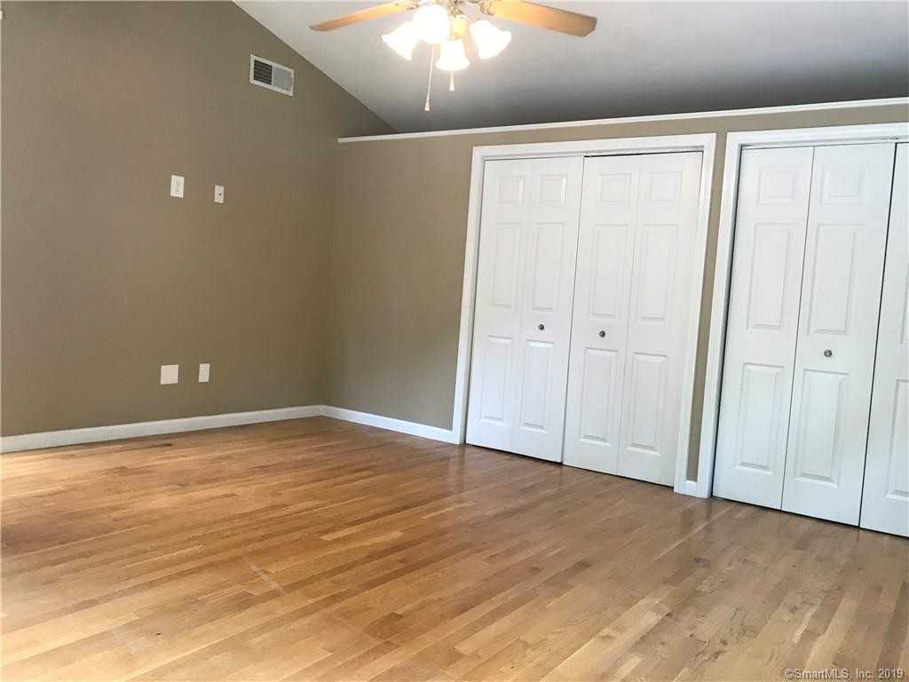 864 Litchfield Turnpike - Photo 3 of 9