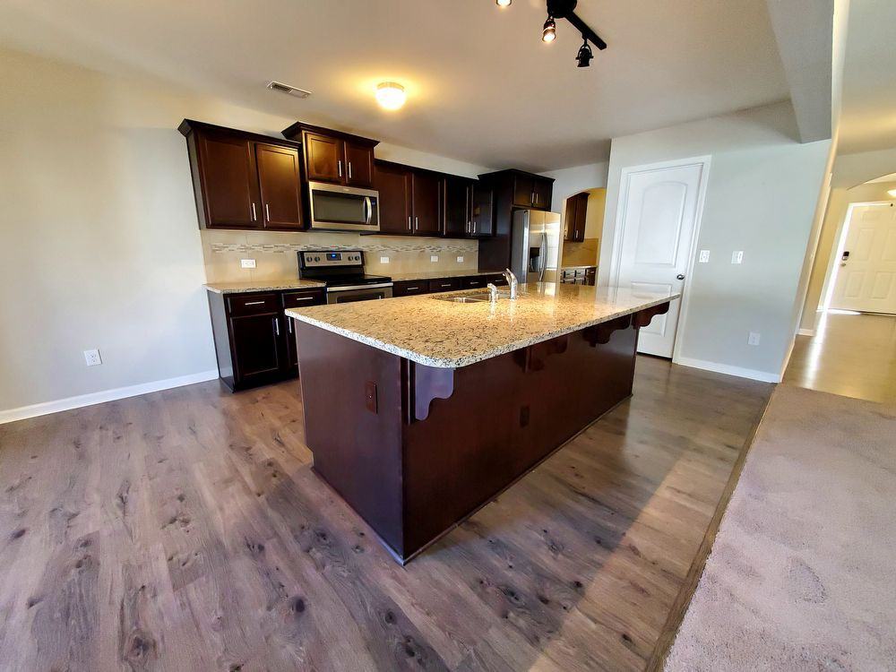 1702 Sandhill Oak Ct - Photo 3 of 23